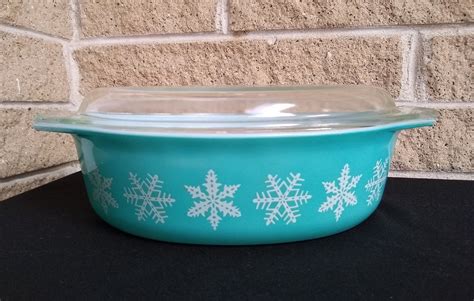 Vintage <strong>Pyrex</strong> JAJ Coral Red Gaiety <strong>Snowflake</strong> Lidded Divided Serving Dish, Retro Salmon Red Glass Serving Dish, 1950s Collectable <strong>Pyrex</strong>. . Pyrex snowflake pattern